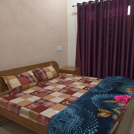 Anant Paying Guest House Ayodhya Екстер'єр фото