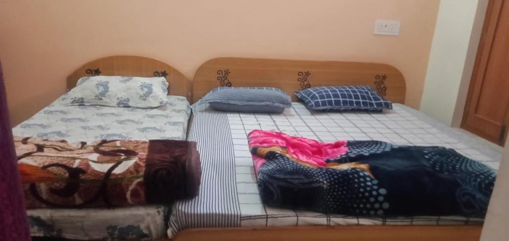Anant Paying Guest House Ayodhya Екстер'єр фото
