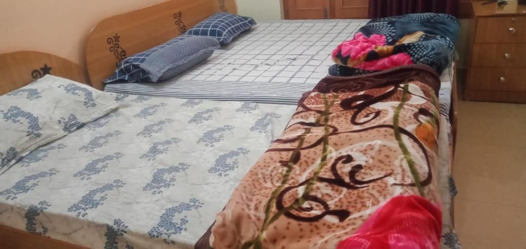 Anant Paying Guest House Ayodhya Екстер'єр фото