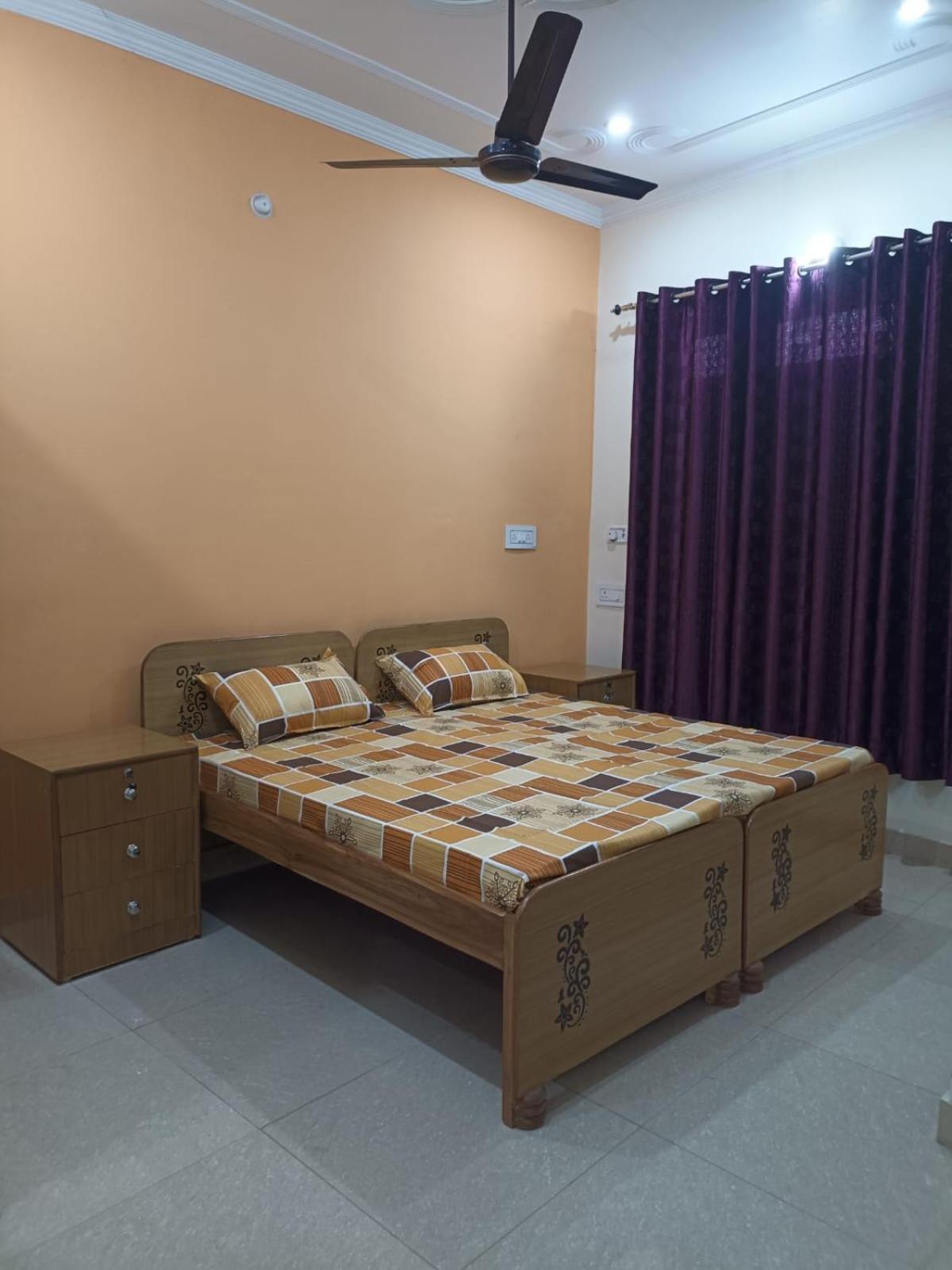 Anant Paying Guest House Ayodhya Екстер'єр фото