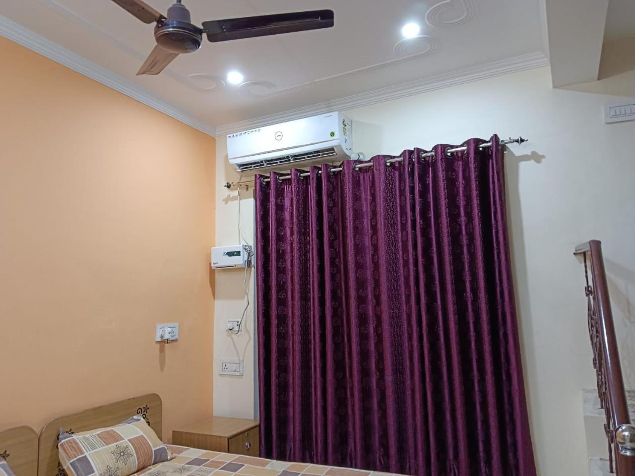 Anant Paying Guest House Ayodhya Екстер'єр фото