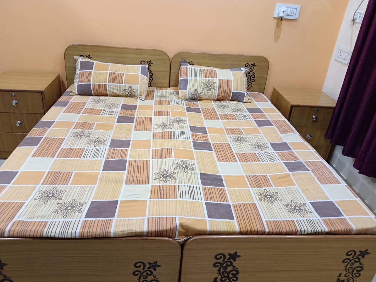 Anant Paying Guest House Ayodhya Екстер'єр фото